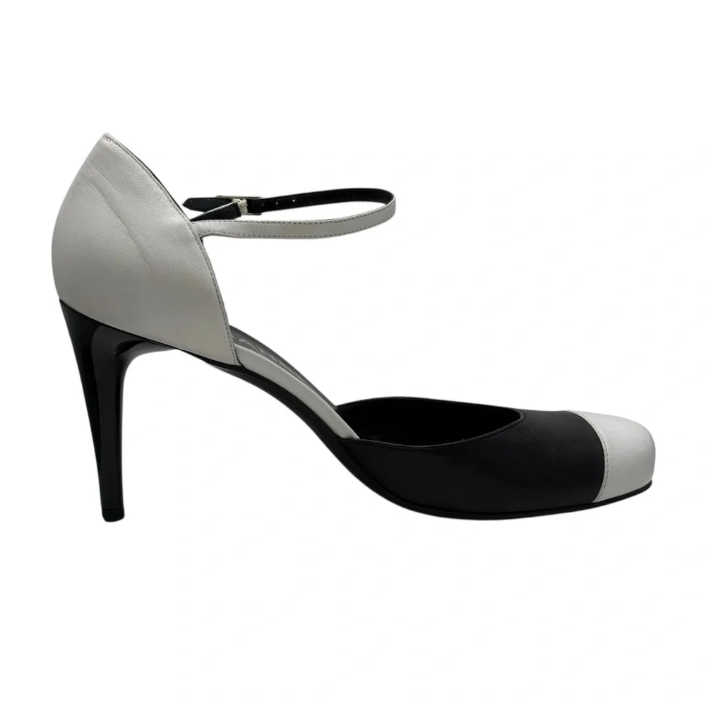 CHANEL BLACK AND WHITE CAP TOE ANKLE STRAP ROUND TOE STILETTO